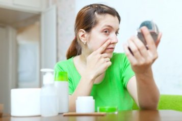9 krokov ako dôkladne vyčistiť mastnú a problematickú pleť
